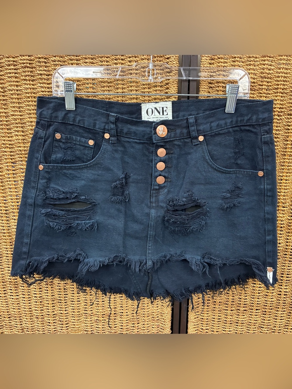 ONE x OneTeaspoon “Junk Yard” Distressed Denim Shorts Black Size 28